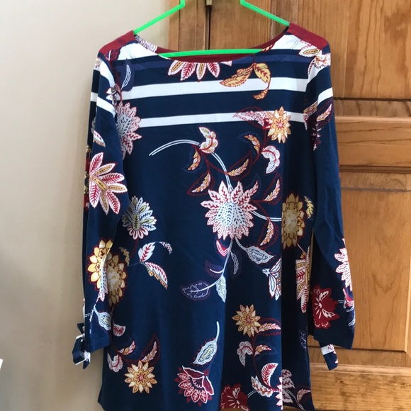 Diane Gilman ladies size small floral print top - Picture 1 of 2